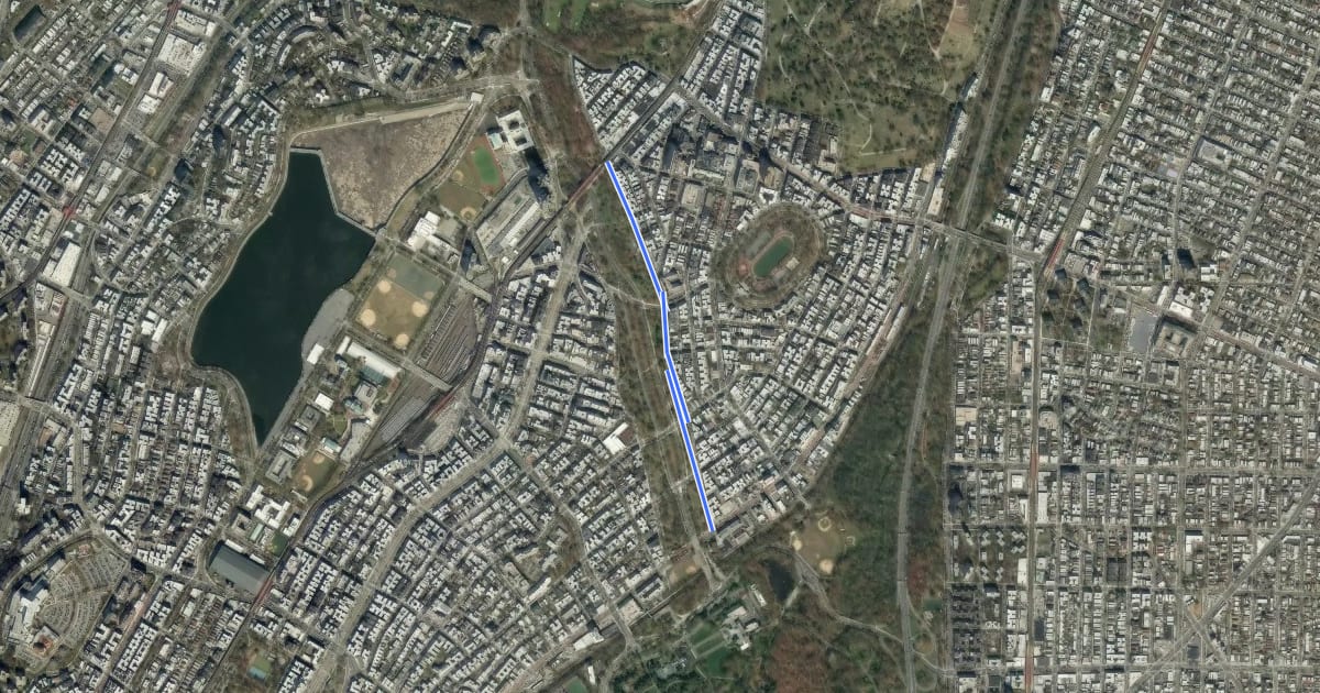 Маршрут Mosholu Parkway North на спутниковом снимке