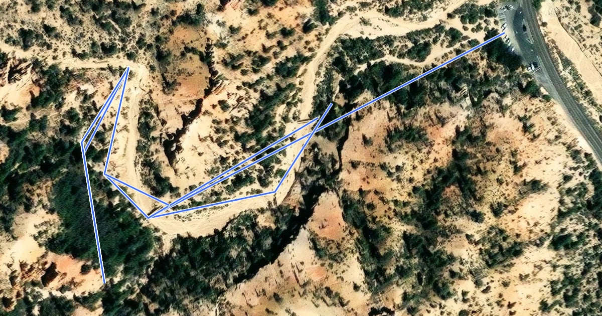 Маршрут Mossy Cave Trail на спутниковом снимке