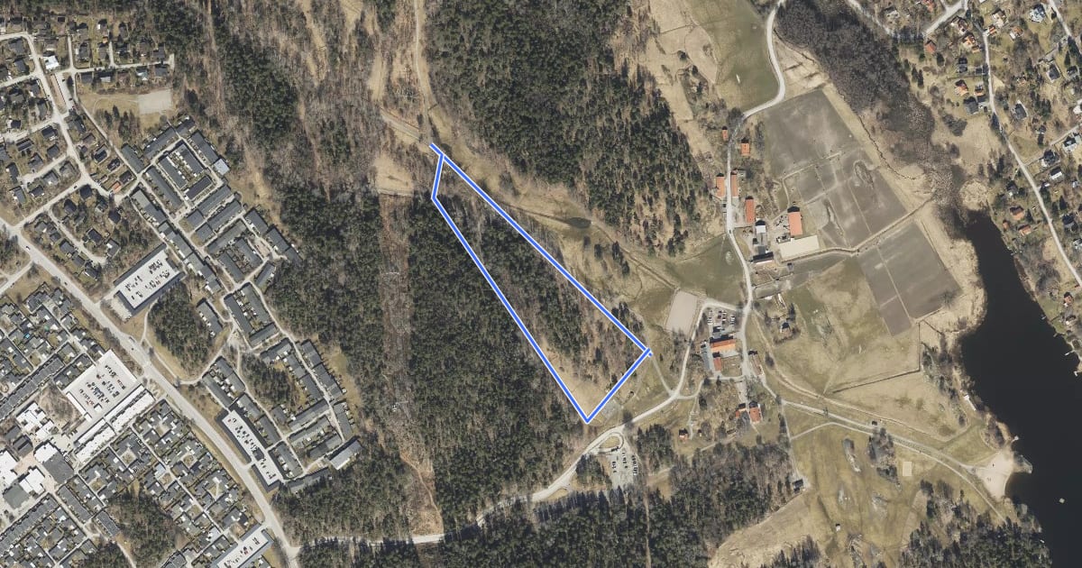 Маршрут Motionsspår Alby 1 km на спутниковом снимке