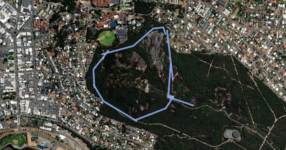 Маршрут Mount Clarence Circuit Trail на спутниковом снимке
