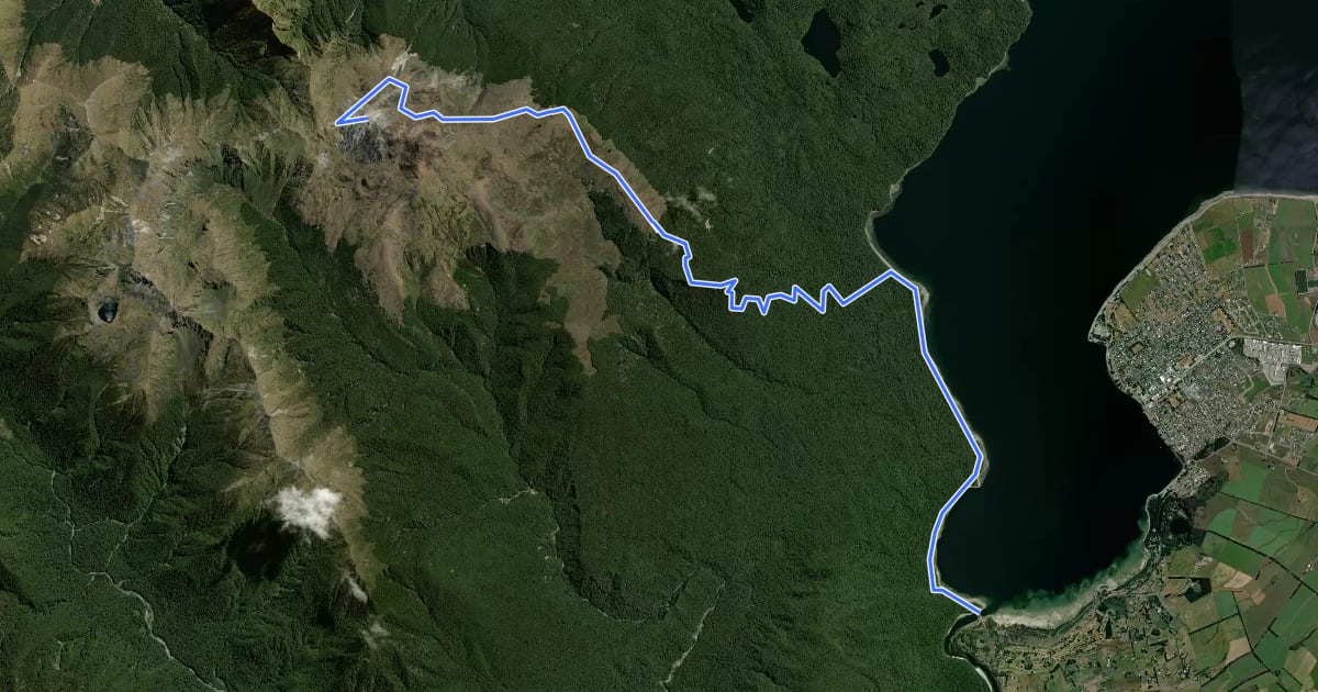 Маршрут Mount Luxmore на спутниковом снимке