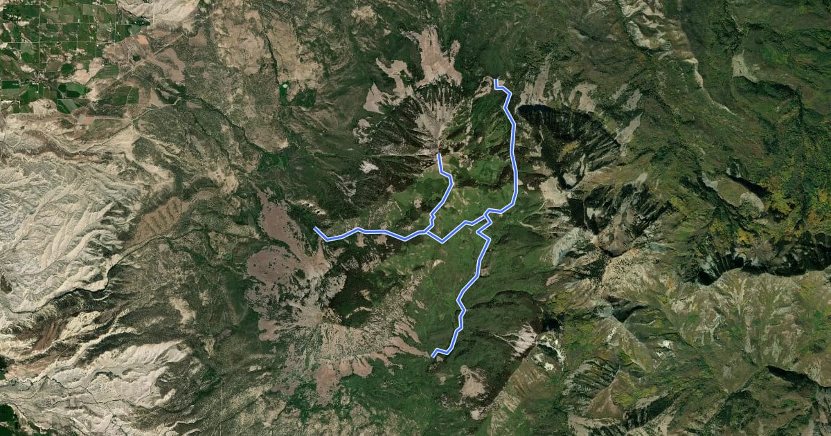 Маршрут Mt. Lamborn Summit Trail на спутниковом снимке