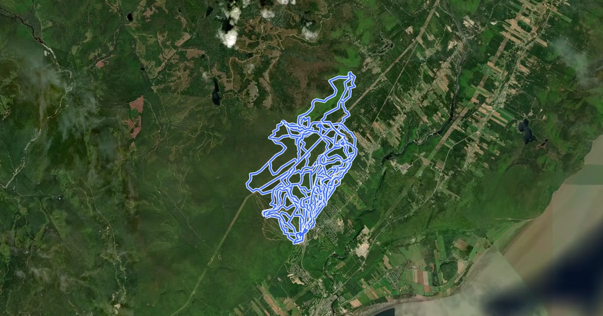 Маршрут MTB Mont Sainte-Anne на спутниковом снимке