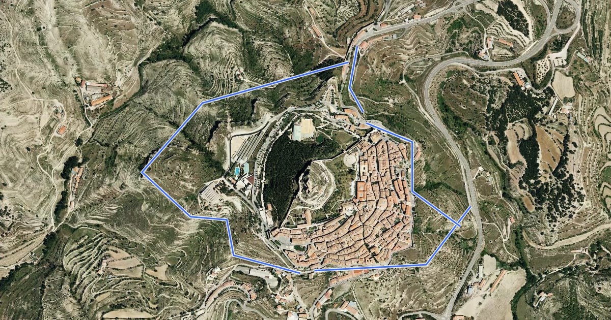 Маршрут Murallas exteriores de Morella на спутниковом снимке