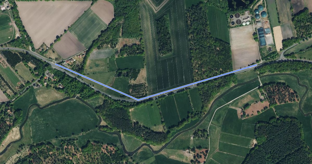 Маршрут Neuhaus Bundestraße (04) - Die Sassenburg (05) на спутниковом снимке