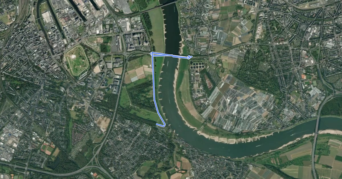 Маршрут Neuss (30) - Düsseldorf (70) на спутниковом снимке