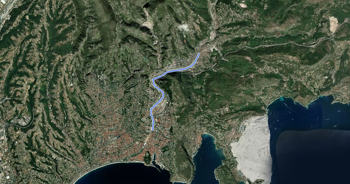 Маршрут Nice <=> La Trinité на спутниковом снимке