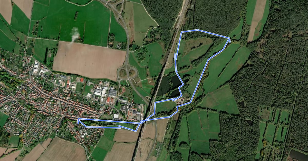 Маршрут Nordic Walking Rundkurs Langewiesen Tour R4 gelb на спутниковом снимке
