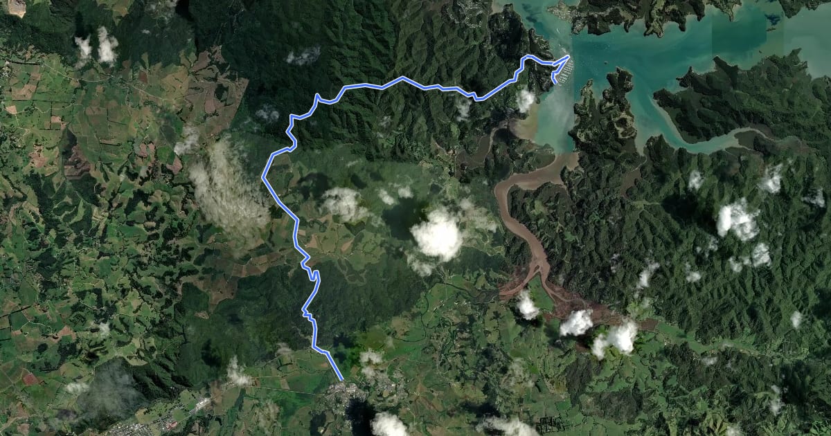 Маршрут Opua Whangae Road Trail на спутниковом снимке