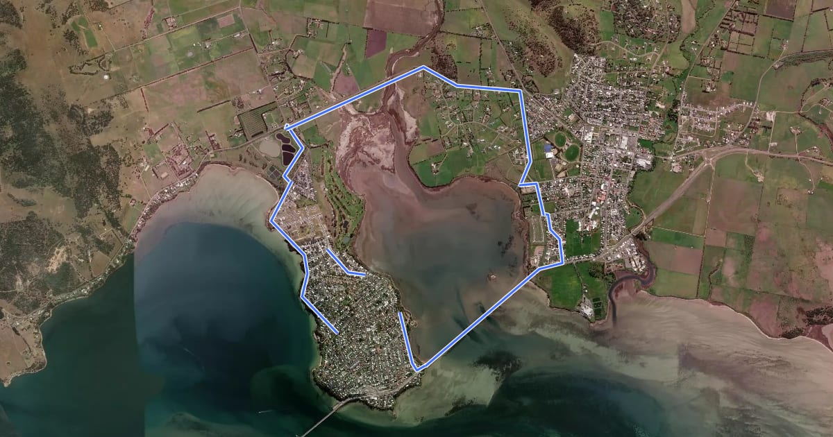 Маршрут Orielton Lagoon Trail на спутниковом снимке