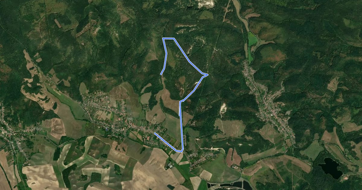 Маршрут P+ (Kazári riolittufa) на спутниковом снимке