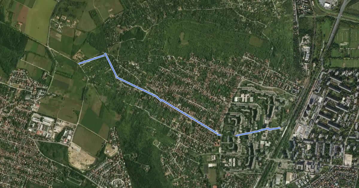 Маршрут P+ (Puszta-hegy, Budapest határa – Kőbánya utca – Pince köz, aut. vá.) на спутниковом снимке