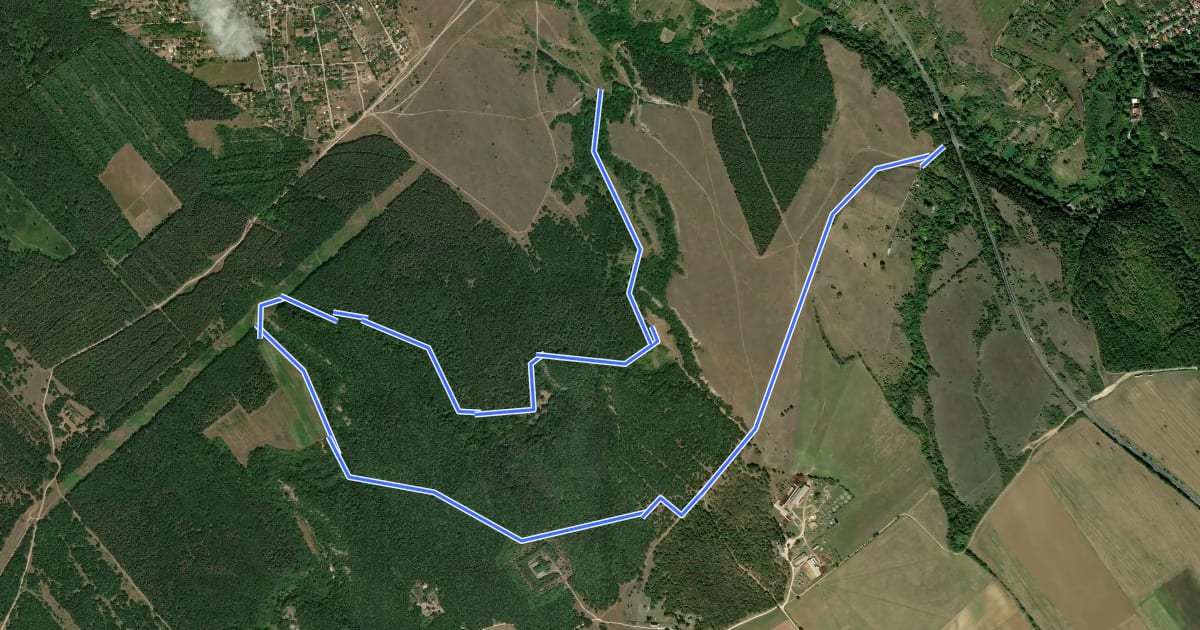 Маршрут P+ (Sas-hegy –Tekeres-völgy – Ördögrágta-kő) на спутниковом снимке