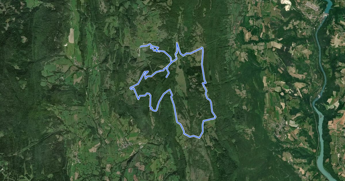 Маршрут Parcours VTT 13 rouge - Le sud du Plateau de Retord - Espace FFC Ain Forestière на спутниковом снимке