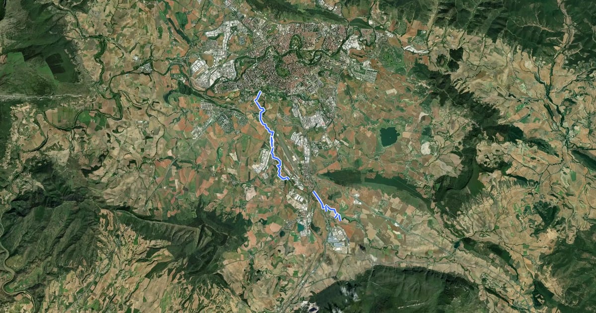 Маршрут Paseo Fluvial Río Elorz на спутниковом снимке