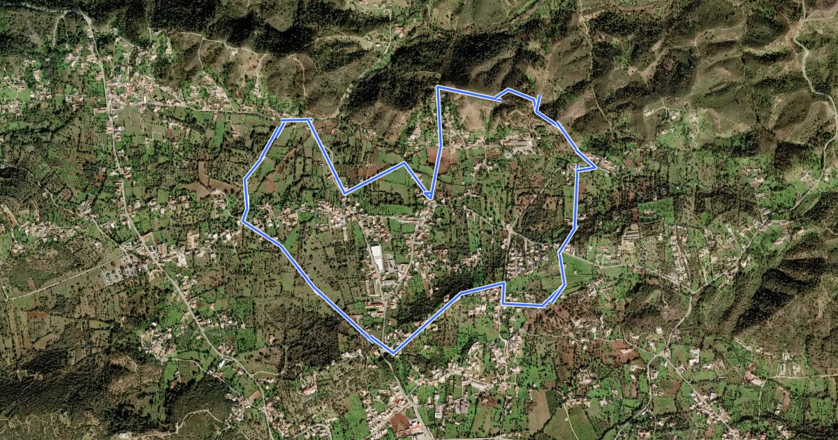 Маршрут Passeio no vale por caminhos de almocreves (Trilho da Várzea da Cova) на спутниковом снимке