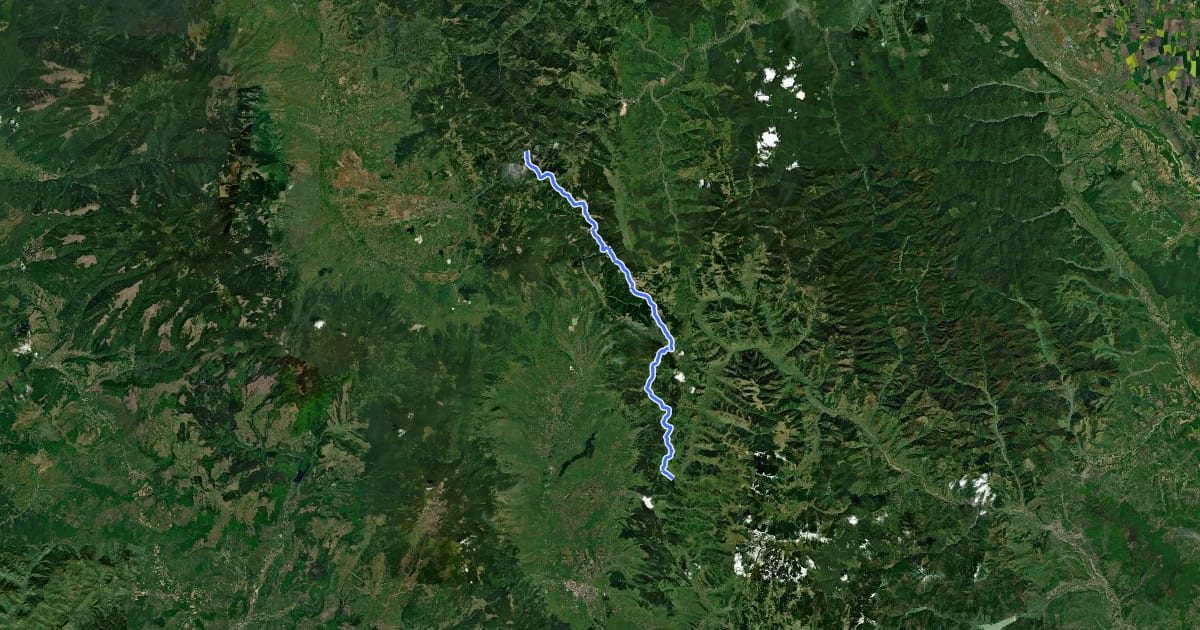 Маршрут Pasul Pângărați – Cabana Piatra Singuratică – Șaua Tarcău (red stripe) на спутниковом снимке