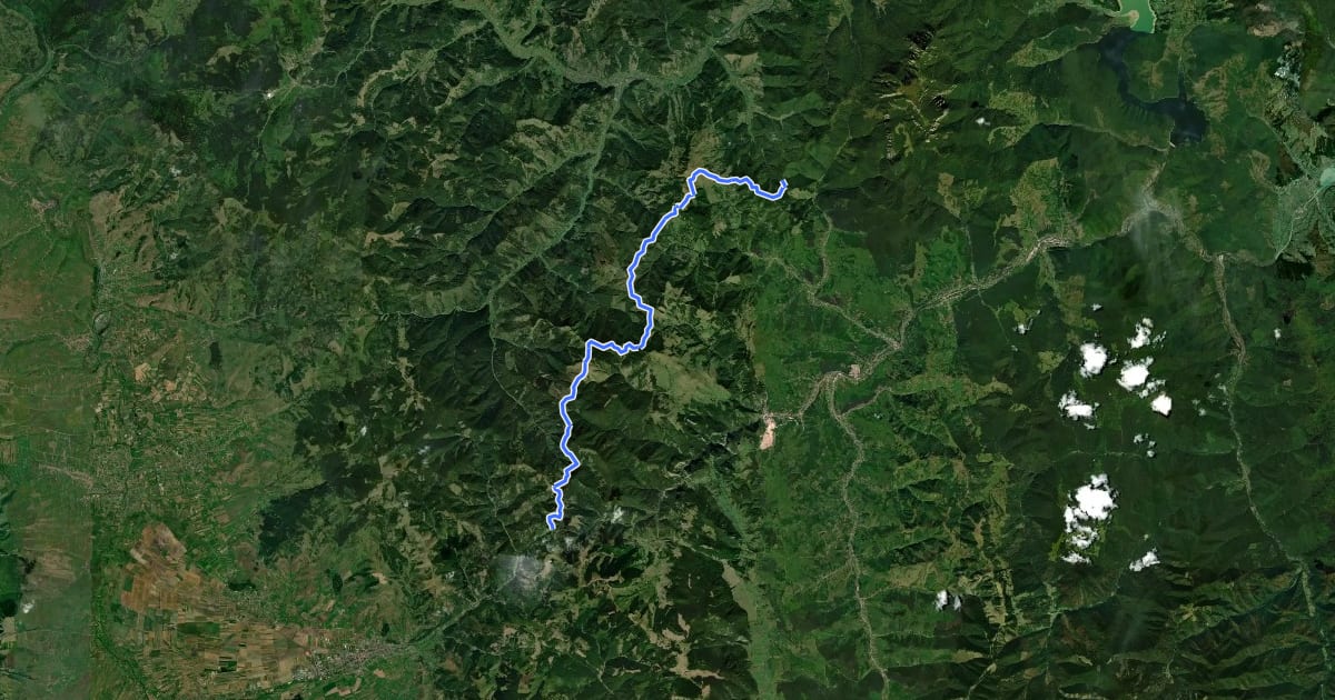 Маршрут Pasul Pângărați – Poarta Lapoșului – Curmătura Pinticului (blue stripe) на спутниковом снимке