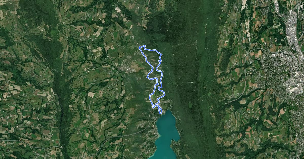 Маршрут Pays du lac d'Aiguebelette: Circuit VTT FFCT n°4 - Les Villas Doria (bleu) на спутниковом снимке