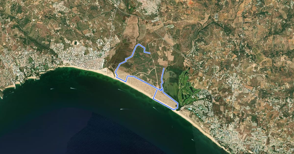 Маршрут Percurso de natureza da Praia Grande на спутниковом снимке