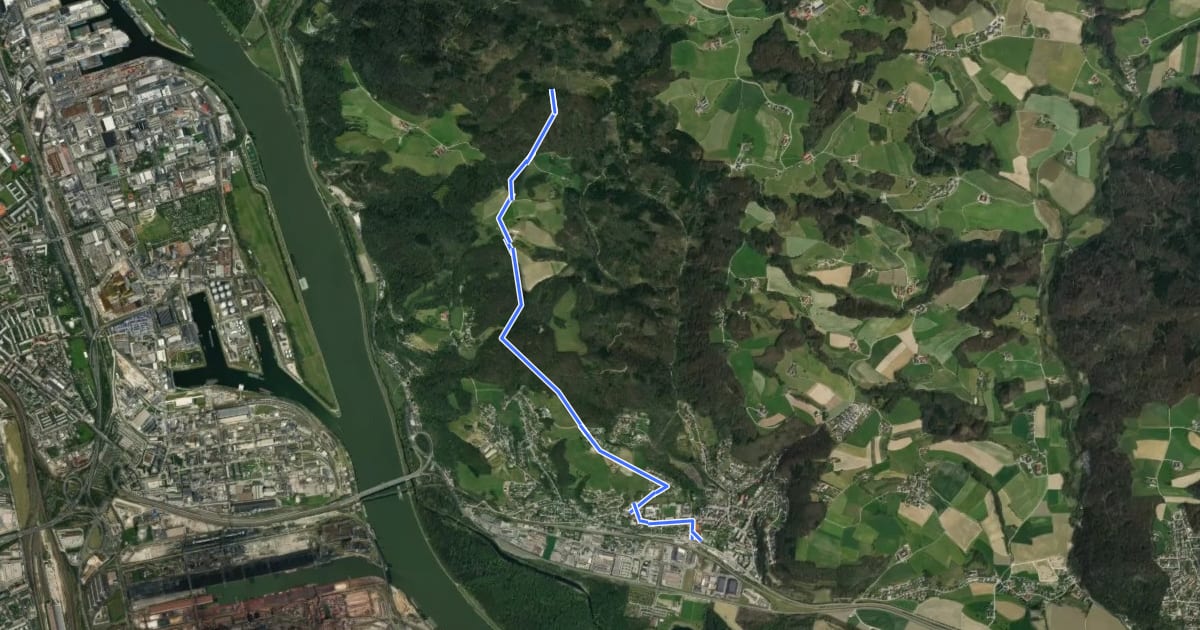 Маршрут Pfenningberg-Gipfelwanderweg на спутниковом снимке