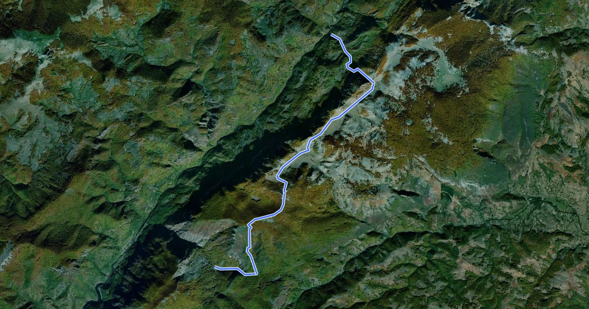 Маршрут Piatra Pușcată / Confluența Tâmnei cu Cerna (km 26) - Km 18 DN67D (Motel Dumbrava) на спутниковом снимке