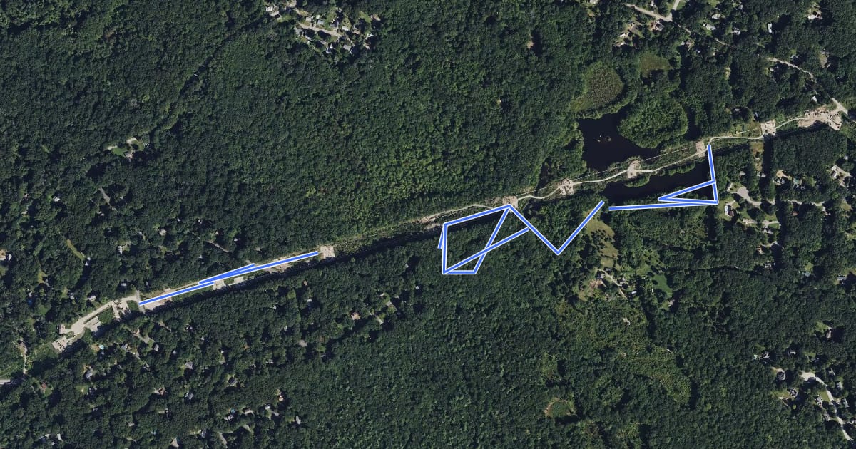 Маршрут Pine Swamp Yellow Trail на спутниковом снимке