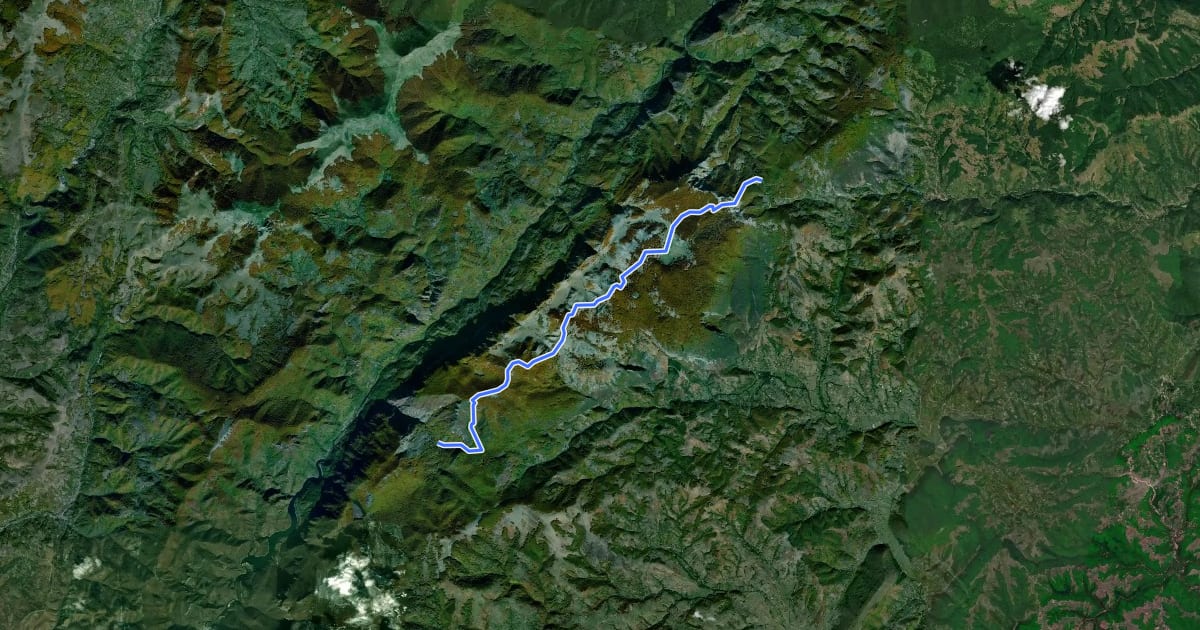 Маршрут Poiana Țăsnei - Șaua Arșasca на спутниковом снимке