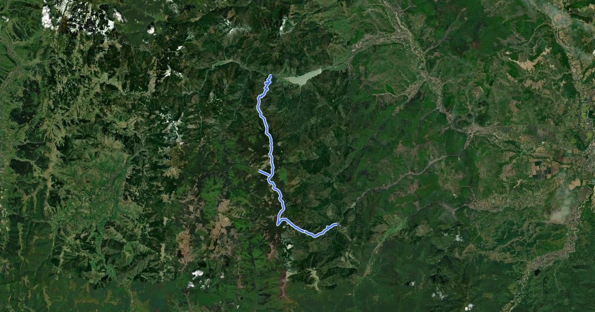 Маршрут Poiana Uzului – Sandru Mare – Slănic Moldova (blue stripe) на спутниковом снимке