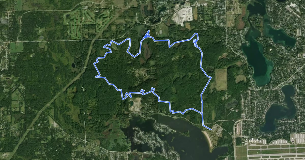 Маршрут Pontiac Lake Recreation Area Mountain Bike Trail на спутниковом снимке
