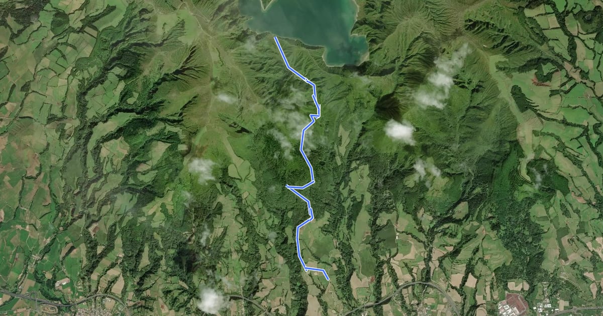 Маршрут PRC02SMI Praia - Lagoa do Fogo на спутниковом снимке