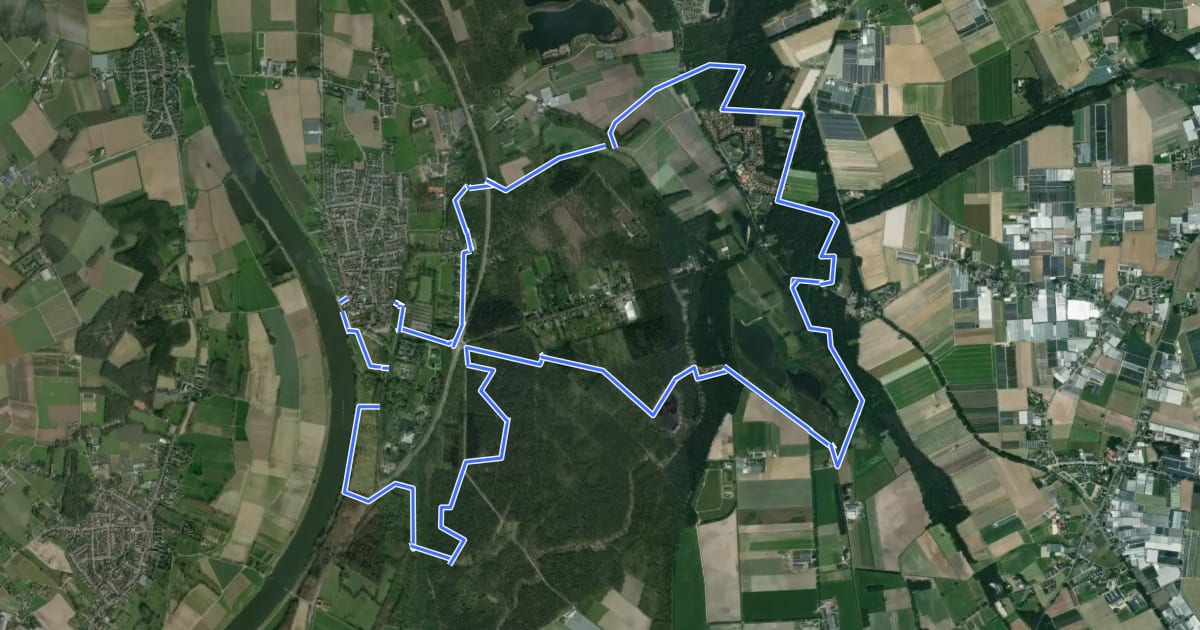 Маршрут Premiumwandelroute Arcen на спутниковом снимке