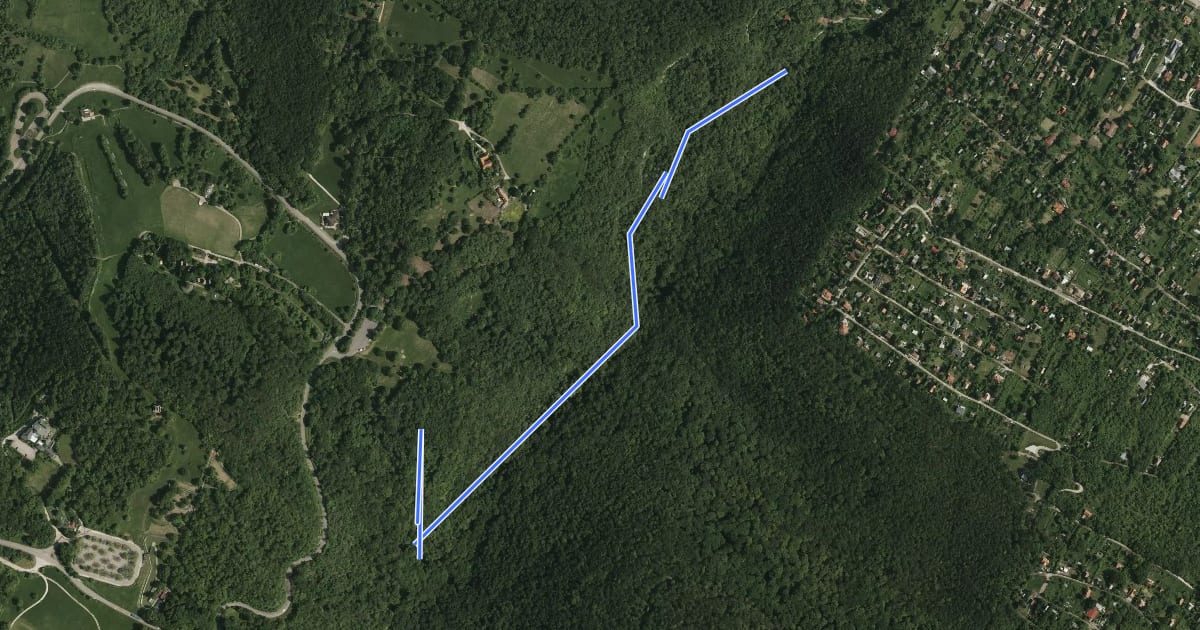 Маршрут Áprily-völgyi Rege-termő tanösvény (Nagy-Villám alja – Áprily-völgy – Visegrád, Szentgyörgypuszta) на спутниковом снимке