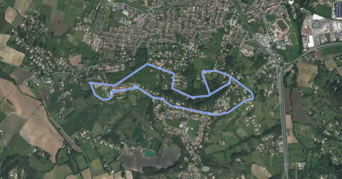 Маршрут Pujols - Petit-Tour - 5,5km на спутниковом снимке