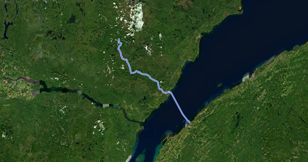 Маршрут Québec bikepacking traverse Raccourci Les Escoumins / Trois-Pistoles на спутниковом снимке