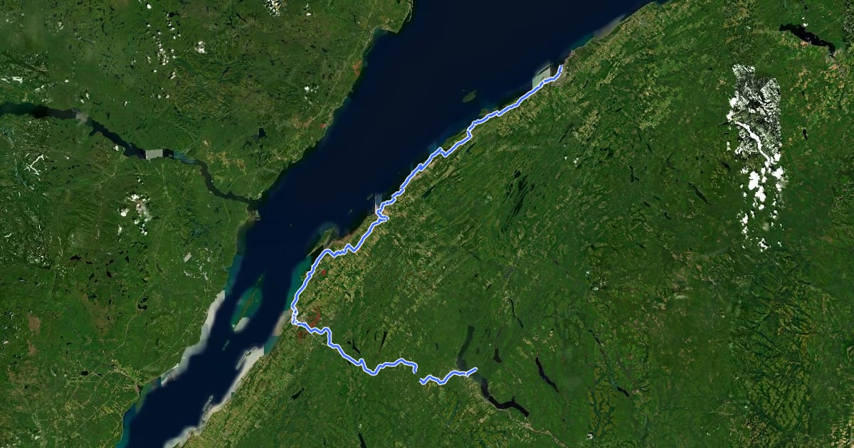 Маршрут Québec bikepacking traverse Segment VI на спутниковом снимке