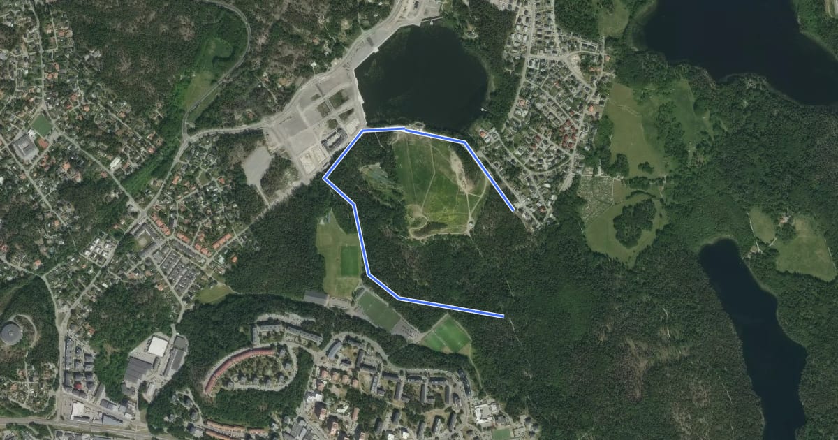 Маршрут Rösjöspåret (röd/vit 2,2 km) на спутниковом снимке