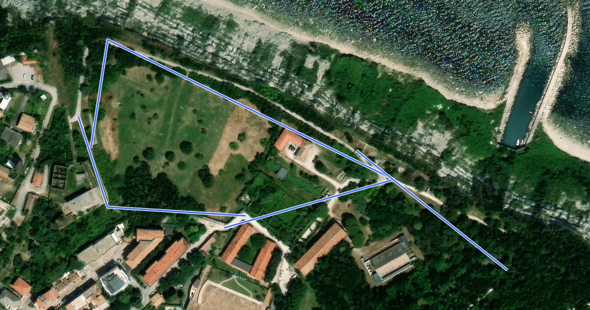 Маршрут Raccordo Giro dei fari - Percorso natura - Ingresso Cardeto на спутниковом снимке