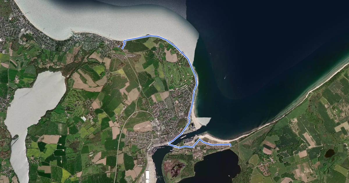 Маршрут Radroute HL31 Priwall - Niendorf (Teilstück des Ostseeküsten-Radweg) на спутниковом снимке