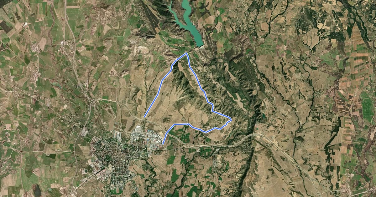 Маршрут Recorrido por el Saso de Montearagón на спутниковом снимке