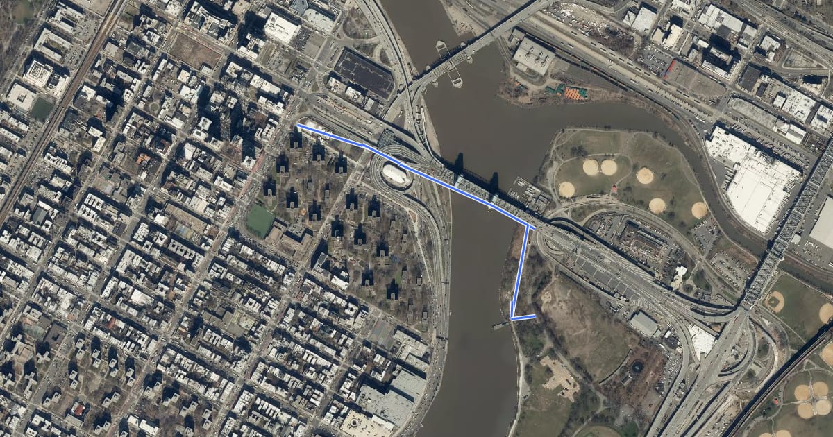 Маршрут RFK Bridge: Manhattan to Randall's Island на спутниковом снимке