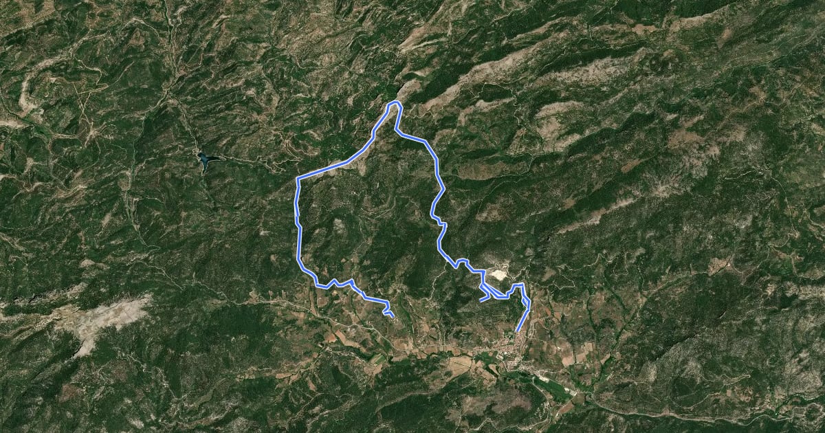 Маршрут Riópar-Pico Almenara-Riópar Viejo на спутниковом снимке