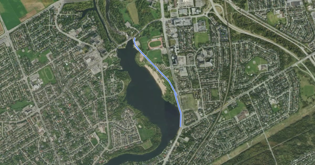 Маршрут Rideau River Eastern Pathway (City section) на спутниковом снимке