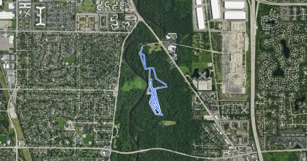 Маршрут River Trail Nature Center Trails на спутниковом снимке