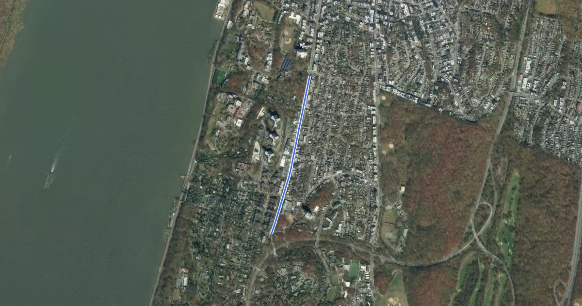 Маршрут Riverdale Avenue на спутниковом снимке