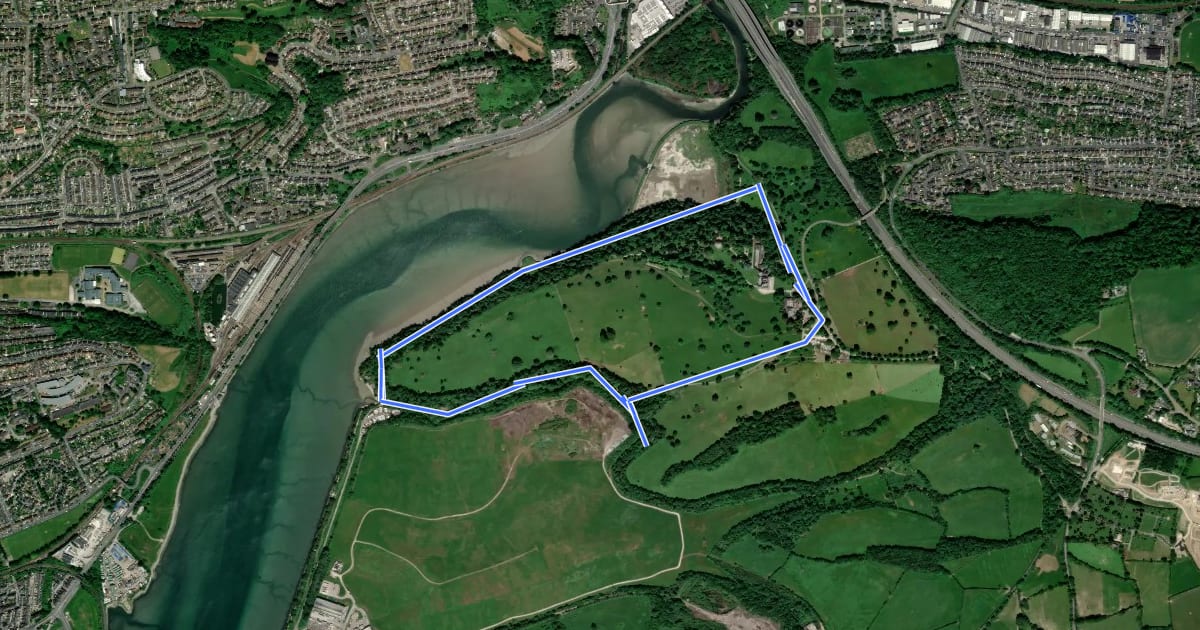 Маршрут Riverside cycle trail at Saltram на спутниковом снимке
