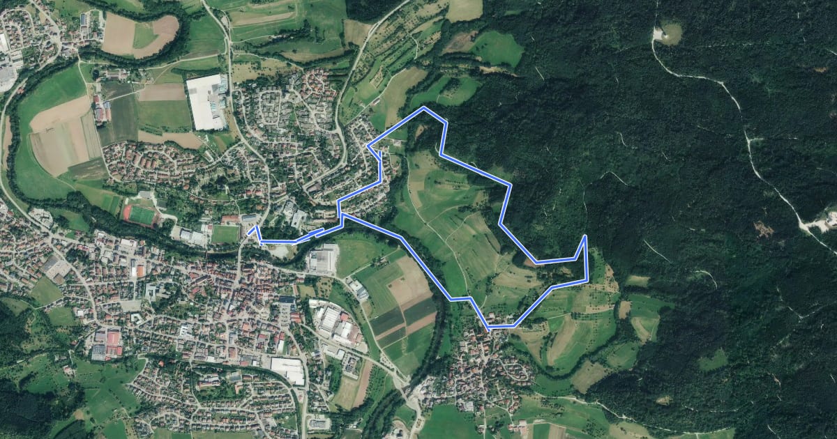 Маршрут Rundwanderweg 3 - Rund um den Kirchberg на спутниковом снимке