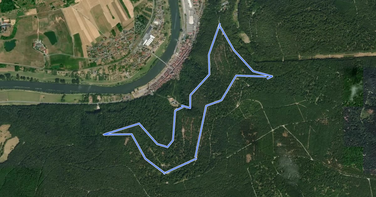 Маршрут Rundwanderweg Freudenberg Kreuzschleife 1: Schloss-Weg на спутниковом снимке