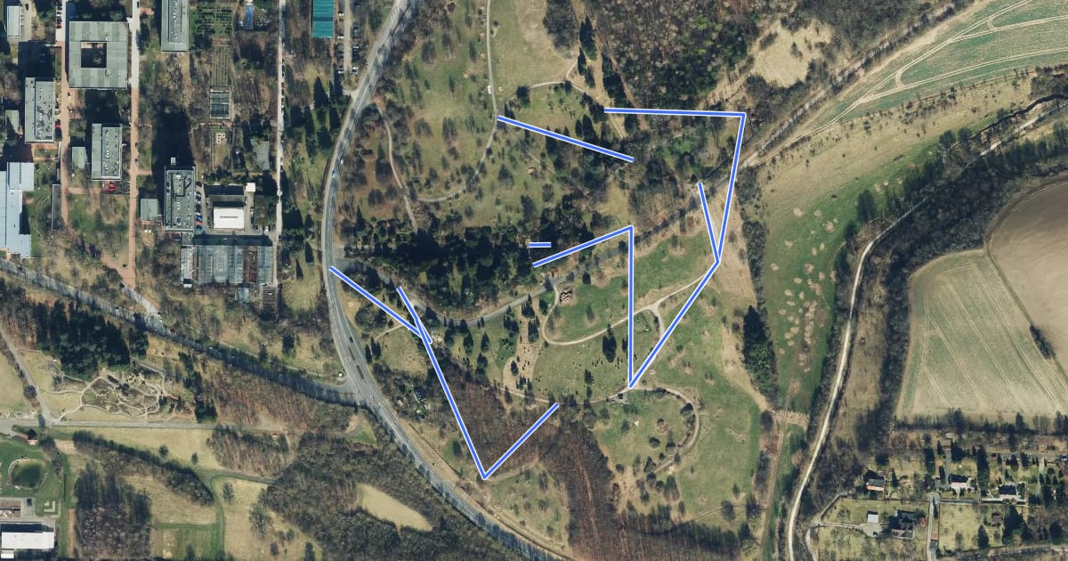 Маршрут Rundweg durch den Forstbotanischen Garten der Universität Göttingen на спутниковом снимке