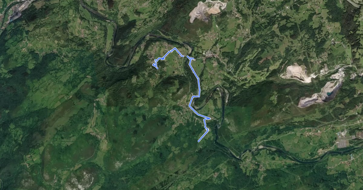Маршрут Ruta de la Salamandra II (La Arquera-Caces) на спутниковом снимке